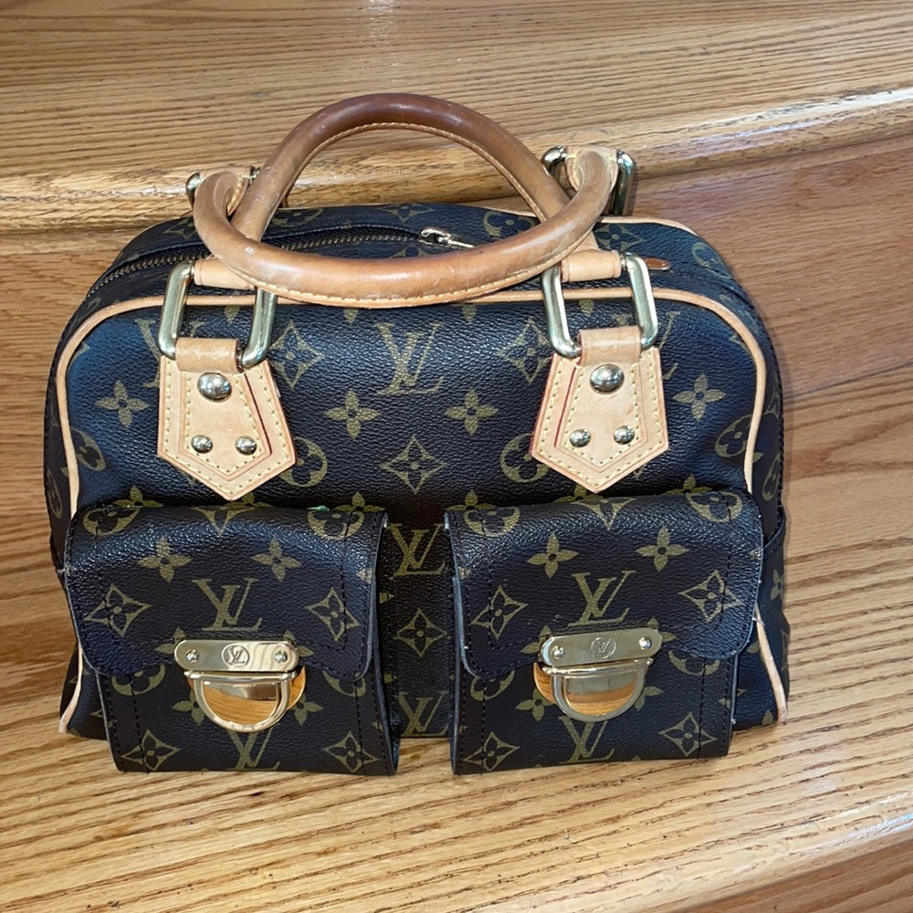 Beautiful Louis Vuitton vintage hand bag day to night